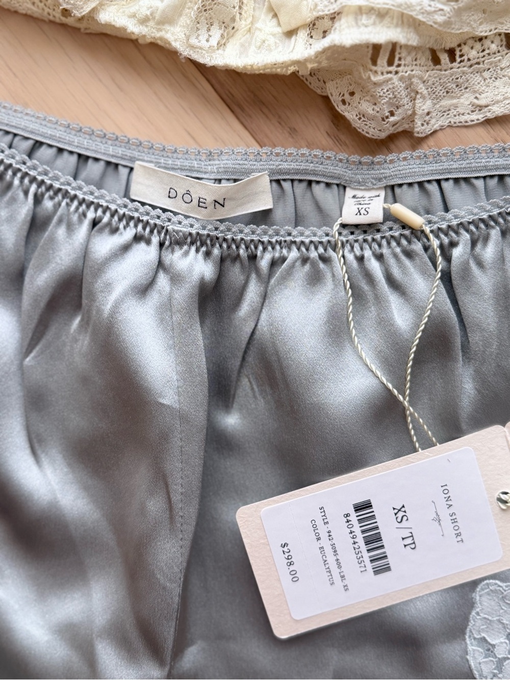 Doen Iona Silk Shorts, Eucalyptus - Picture 2 of 6